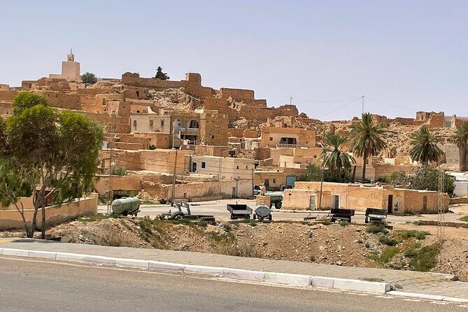2 Days Tour of the Sahara from Hammamet - Douz Sud desert dinner night: Bedouin music under the dark