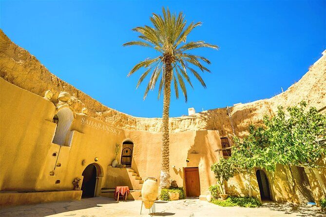 3 Days South Tunisia Discovery Tour with luxury camp and Meals - Day 1: The El Jem Amphitheatre to a Tozeur 4-Star Hotel Night
