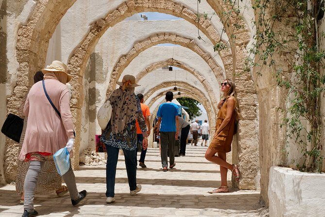 From Djerba : 1 day in the footsteps of Star Wars "Mos Eisley" - Sidi Jemour Mosque: Anchorhead and Mos Eisley, Film Changes Included
