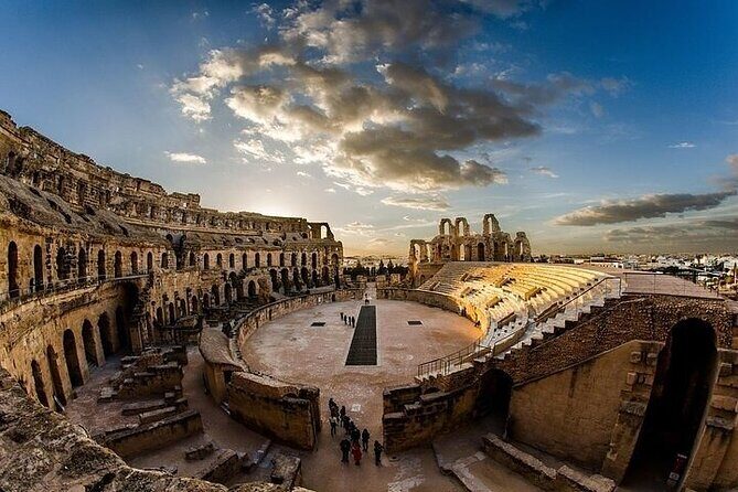 Private and Guided Tour to Kairouan and El Jem and Monastir - Stop 1: The Great Mosque of Kairouan, where architecture does the talking