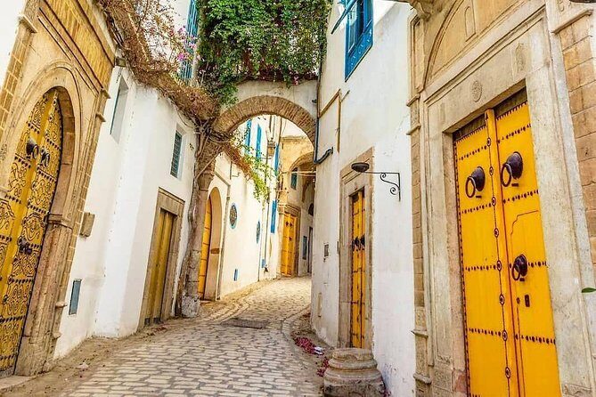 Private Half Day Tunis City Tour - El Manar University: the modern Tunis stop that sets context fast
