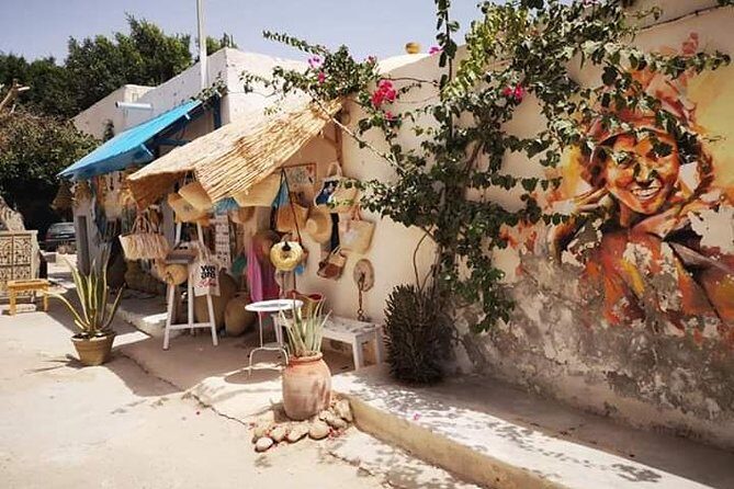 Tour of the island of Djerba the island of Lotophages - Djerbahood in Erriadh: street art that feels like community