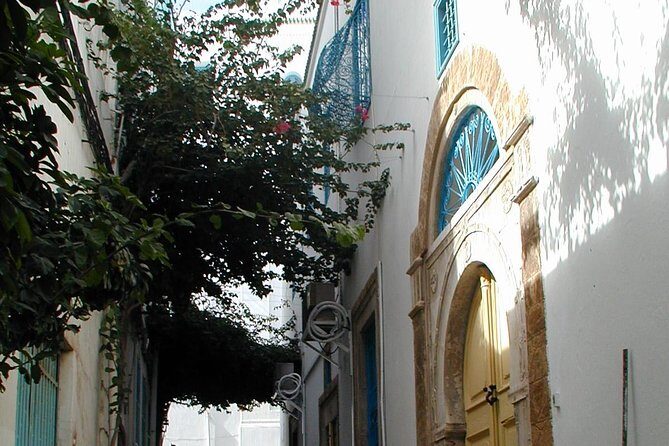 Walking City Tour - Stop 2: Tourbet El Bey—why the mausoleum stop feels different